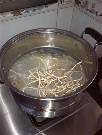 鱼腥草鲫鱼汤怎么做，鱼腥草鲫鱼汤怎么做好吃，鱼腥草鲫鱼汤做法