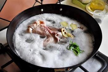 肉丸猪肚汤怎么做，肉丸猪肚汤怎么做好吃，肉丸猪肚汤做法