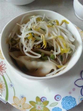 素饺豆芽汤怎么做，素饺豆芽汤怎么做好吃，素饺豆芽汤做法
