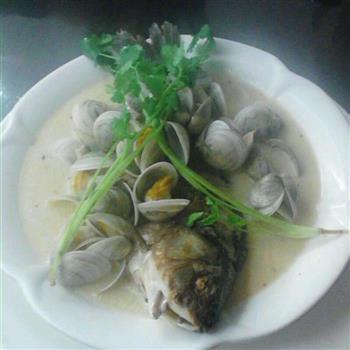 河鲫鱼蛤蜊汤怎么做，河鲫鱼蛤蜊汤怎么做好吃，河鲫鱼蛤蜊汤做法