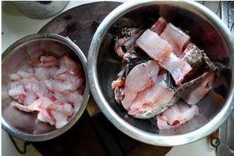 老豆腐炖黑鱼怎么做，老豆腐炖黑鱼怎么做好吃，老豆腐炖黑鱼做法