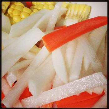 冬季鱼汤怎么做，冬季鱼汤怎么做好吃，冬季鱼汤做法