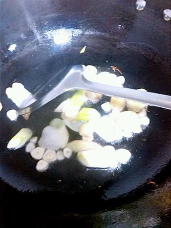 爆炒花甲肉怎么做，爆炒花甲肉怎么做好吃，爆炒花甲肉做法
