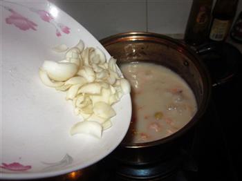 芡实莲子鲜虾煲怎么做，芡实莲子鲜虾煲怎么做好吃，芡实莲子鲜虾煲做法
