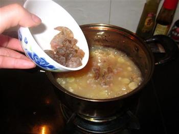 芡实莲子鲜虾煲怎么做，芡实莲子鲜虾煲怎么做好吃，芡实莲子鲜虾煲做法