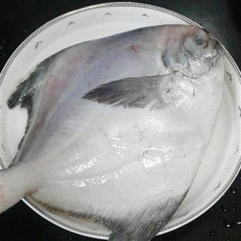 香葱红烧鲳鱼怎么做，香葱红烧鲳鱼怎么做好吃，香葱红烧鲳鱼做法