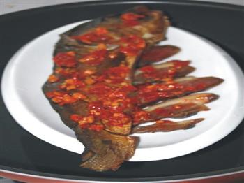 腊肉蒸鱼怎么做，腊肉蒸鱼怎么做好吃，腊肉蒸鱼做法