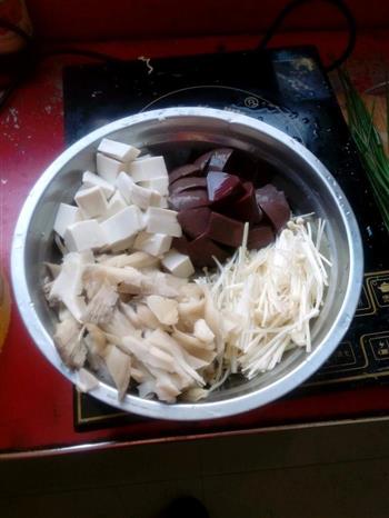 麻辣鸭血豆腐汤怎么做，麻辣鸭血豆腐汤怎么做好吃，麻辣鸭血豆腐汤做法