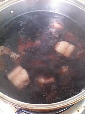 黑豆炖肉怎么做，黑豆炖肉怎么做好吃，黑豆炖肉做法
