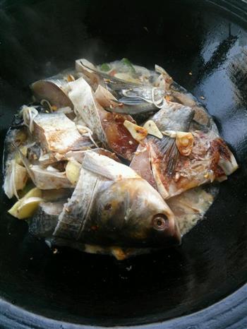 大铁锅焖鱼怎么做，大铁锅焖鱼怎么做好吃，大铁锅焖鱼做法