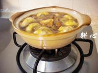 蘑菇肉排煲怎么做，蘑菇肉排煲怎么做好吃，蘑菇肉排煲做法