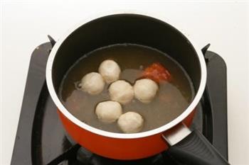 鱼丸生菜汤怎么做，鱼丸生菜汤怎么做好吃，鱼丸生菜汤做法