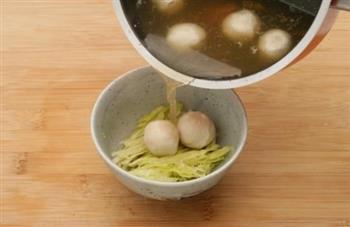 鱼丸生菜汤怎么做，鱼丸生菜汤怎么做好吃，鱼丸生菜汤做法