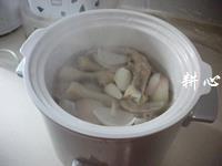 番茄洋葱凤爪汤怎么做，番茄洋葱凤爪汤怎么做好吃，番茄洋葱凤爪汤做法