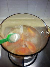 番茄洋葱凤爪汤怎么做，番茄洋葱凤爪汤怎么做好吃，番茄洋葱凤爪汤做法