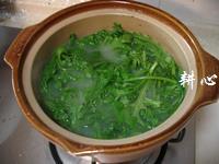 茼蒿鲫鱼汤怎么做，茼蒿鲫鱼汤怎么做好吃，茼蒿鲫鱼汤做法