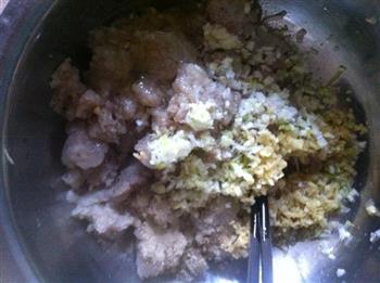 黄花鱼丸子汤怎么做，黄花鱼丸子汤怎么做好吃，黄花鱼丸子汤做法
