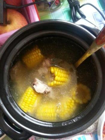 排骨炖玉米汤怎么做，排骨炖玉米汤怎么做好吃，排骨炖玉米汤做法