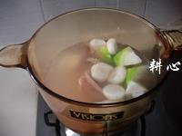 青萝卜马蹄鱿鱼汤怎么做，青萝卜马蹄鱿鱼汤怎么做好吃，青萝卜马蹄鱿鱼汤做法