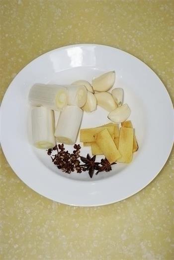 蒜蓉辣酱烧偏口鱼怎么做，蒜蓉辣酱烧偏口鱼怎么做好吃，蒜蓉辣酱烧偏口鱼做法