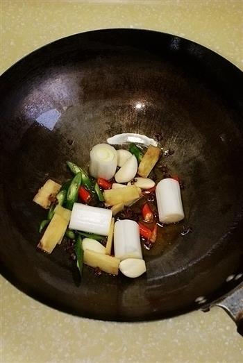 蒜蓉辣酱烧偏口鱼怎么做，蒜蓉辣酱烧偏口鱼怎么做好吃，蒜蓉辣酱烧偏口鱼做法
