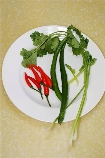 蒜蓉辣酱烧偏口鱼怎么做，蒜蓉辣酱烧偏口鱼怎么做好吃，蒜蓉辣酱烧偏口鱼做法