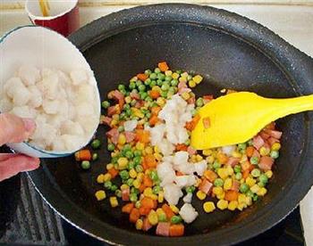 五彩鱼肉丁怎么做，五彩鱼肉丁怎么做好吃，五彩鱼肉丁做法