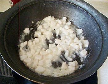 五彩鱼肉丁怎么做，五彩鱼肉丁怎么做好吃，五彩鱼肉丁做法