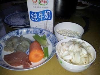 百合芡实煲怎么做，百合芡实煲怎么做好吃，百合芡实煲做法