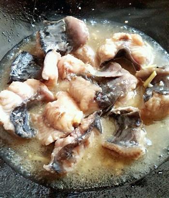 黄焖塘鲺-粤菜经典吃法怎么做，黄焖塘鲺-粤菜经典吃法怎么做好吃，黄焖塘鲺-粤菜经典吃法做法