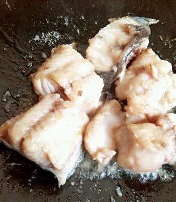 黄焖塘鲺-粤菜经典吃法怎么做，黄焖塘鲺-粤菜经典吃法怎么做好吃，黄焖塘鲺-粤菜经典吃法做法