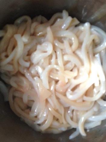 炒鱿鱼丝怎么做，炒鱿鱼丝怎么做好吃，炒鱿鱼丝做法