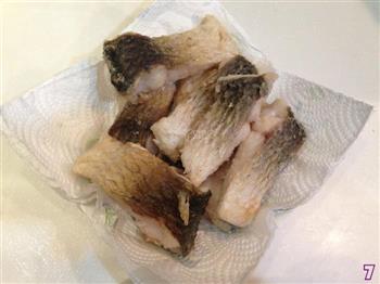 蒜蓉辣椒蒸草鱼怎么做，蒜蓉辣椒蒸草鱼怎么做好吃，蒜蓉辣椒蒸草鱼做法