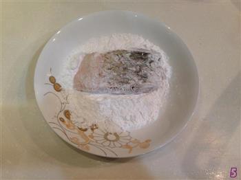 蒜蓉辣椒蒸草鱼怎么做，蒜蓉辣椒蒸草鱼怎么做好吃，蒜蓉辣椒蒸草鱼做法