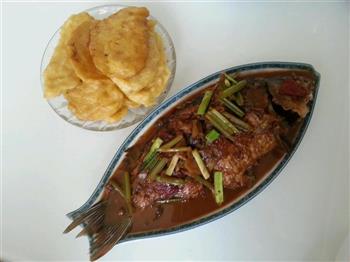 草鱼锅饼怎么做，草鱼锅饼怎么做好吃，草鱼锅饼做法