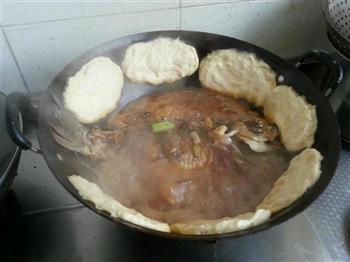 草鱼锅饼怎么做，草鱼锅饼怎么做好吃，草鱼锅饼做法