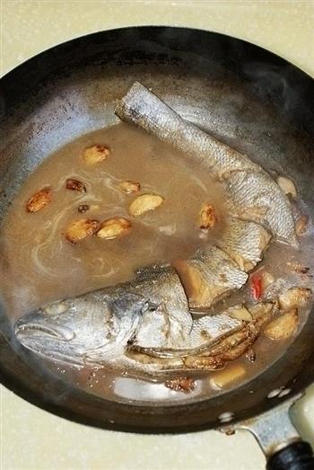 金蒜烧米鱼怎么做，金蒜烧米鱼怎么做好吃，金蒜烧米鱼做法