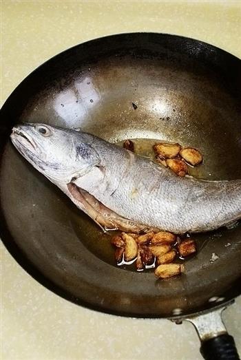 金蒜烧米鱼怎么做，金蒜烧米鱼怎么做好吃，金蒜烧米鱼做法