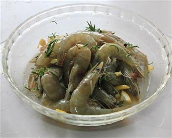 用烤箱轻松做-迷迭香烤大虾怎么做，用烤箱轻松做-迷迭香烤大虾怎么做好吃，用烤箱轻松做-迷迭香烤大虾做法