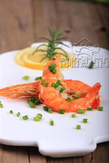 用烤箱轻松做-迷迭香烤大虾怎么做，用烤箱轻松做-迷迭香烤大虾怎么做好吃，用烤箱轻松做-迷迭香烤大虾做法