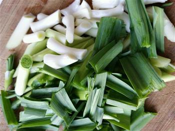 青蒜海鲜炒粉条怎么做，青蒜海鲜炒粉条怎么做好吃，青蒜海鲜炒粉条做法