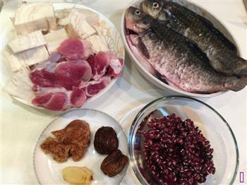 粉葛赤小豆鲫鱼汤怎么做，粉葛赤小豆鲫鱼汤怎么做好吃，粉葛赤小豆鲫鱼汤做法