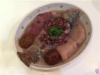 粉葛赤小豆鲫鱼汤怎么做，粉葛赤小豆鲫鱼汤怎么做好吃，粉葛赤小豆鲫鱼汤做法