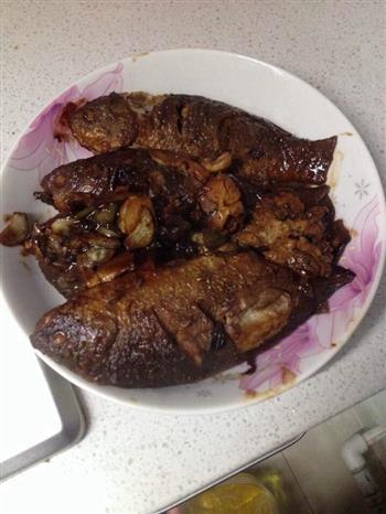 家熬鲫鱼怎么做，家熬鲫鱼怎么做好吃，家熬鲫鱼做法