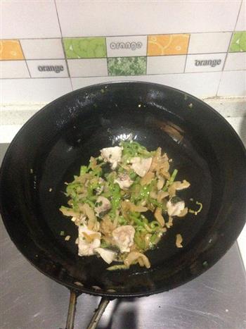 榨菜黑鱼片怎么做，榨菜黑鱼片怎么做好吃，榨菜黑鱼片做法