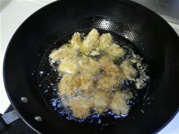 面包糠爆鱼怎么做，面包糠爆鱼怎么做好吃，面包糠爆鱼做法