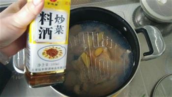 咸肉河蚌滚豆腐怎么做，咸肉河蚌滚豆腐怎么做好吃，咸肉河蚌滚豆腐做法
