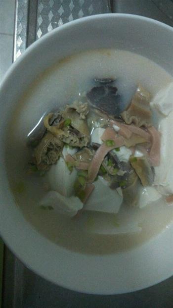 咸肉河蚌滚豆腐怎么做，咸肉河蚌滚豆腐怎么做好吃，咸肉河蚌滚豆腐做法