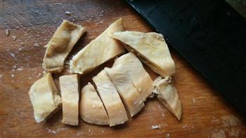 咸肉河蚌滚豆腐怎么做，咸肉河蚌滚豆腐怎么做好吃，咸肉河蚌滚豆腐做法