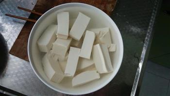 咸肉河蚌滚豆腐怎么做，咸肉河蚌滚豆腐怎么做好吃，咸肉河蚌滚豆腐做法